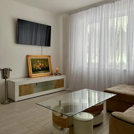 макс Holiday home *