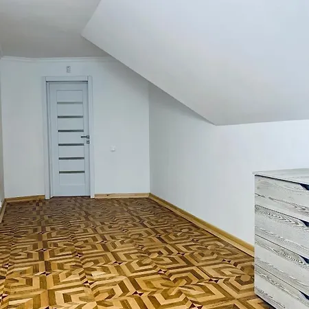 макс *